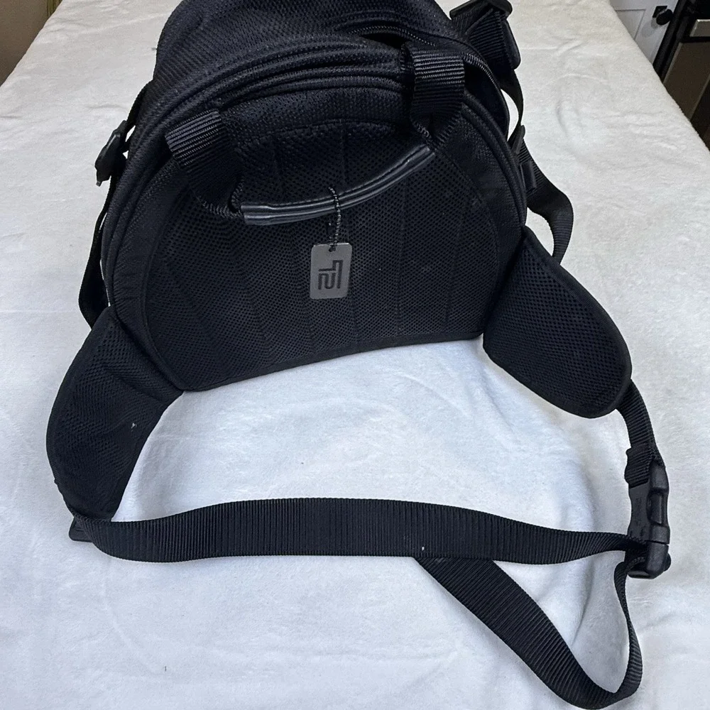 TUMI T2 Black Ballistic Nylon Shoulder Crossbody Camera Travel Bag Vintage